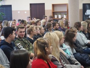 Uczestnicy debaty społecznej słuchają prowadzonego wykładu.