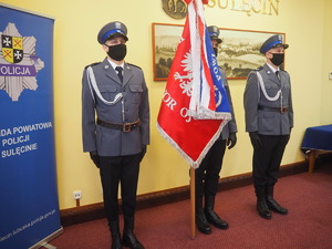 Poczet sztandarowy Komendy Powiatowej Policji w Sulęcinie.