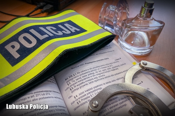 Podejrzany o kradzież markowych perfum ustalony i zatrzymany przez kryminalnych