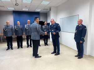 I Zastępca Komendanta Wojewódzkiego Policji w Gorzowie Wielkopolskim gratuluje objęcia obowiązków I Zastępcy Komendanta Powiatowego Policji w Sulęcinie.