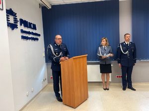 I Zastępca Komendanta Wojewódzkiego Policji w Gorzowie Wielkopolskim podczas przemówienia.
