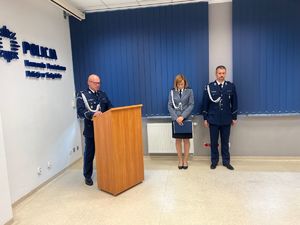 Podinspektor Łukasz Kowalski podczas przemówienia.
