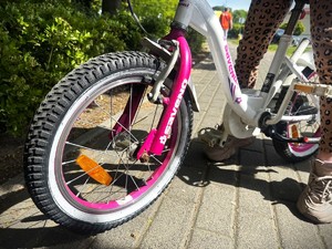 Koło dziecięcego roweru.