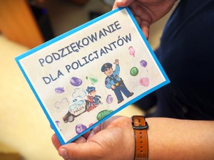 Podziękowania dla policjantów od przedszkolaków.
