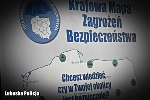 Plakat promujący Krajową Mapę Zagrożeń Bezpieczeństwa.