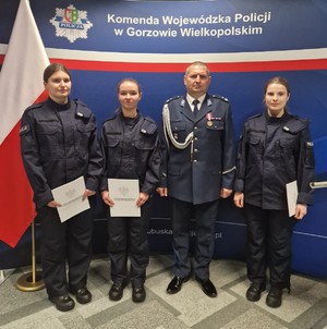 czterech policjantów