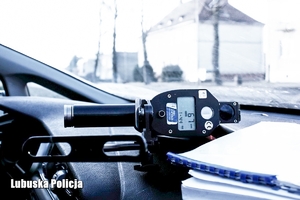 Urządzenie służące do pomiaru prędkości.