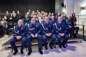 Zaproszeni goście siedzący na widowni.