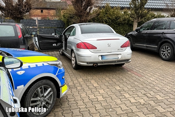 Nietrzeźwy kierowca zatrzymany na gorącym uczynku