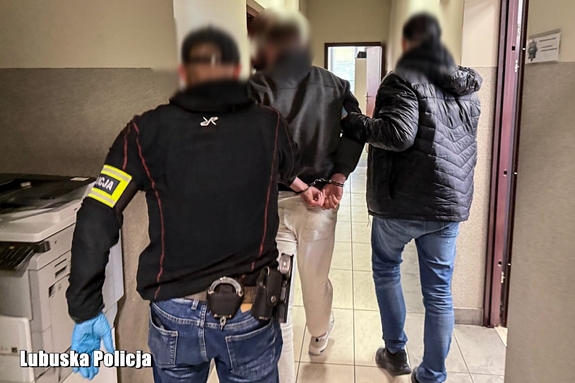 Skuteczne działania kryminalnych. 26-latek aresztowany za próbę oszustwa „na inwestycje”